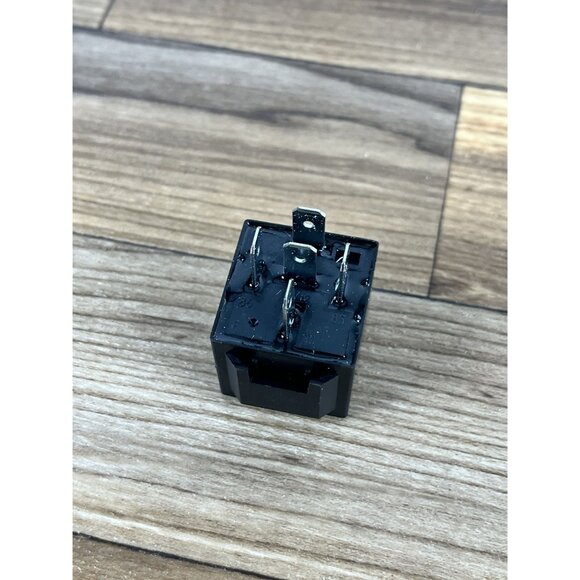 TRUE MODS ELECTRICAL RELAY BLACK EPS131R - 30/40A 12VDC - Picture 4 of 5